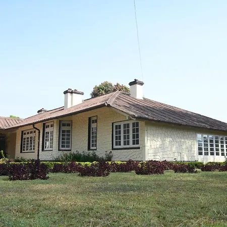 Ama Stays And Trails Tea Estate Bungalows , Munnar